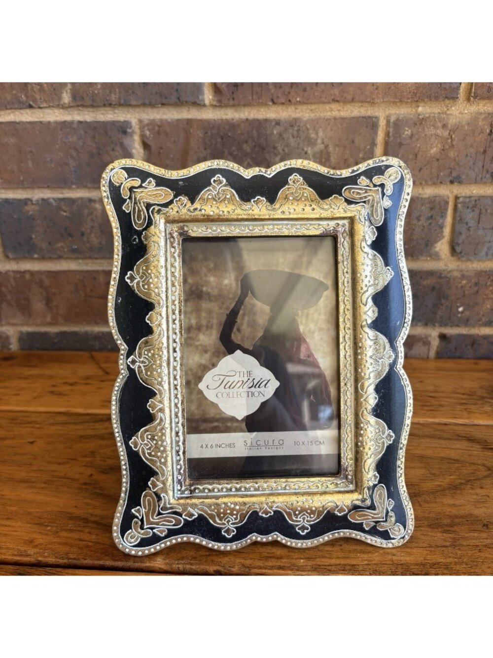 Sicura Tunisia Ornate Black Brushed Gold Resin  4x6” Photo Frame